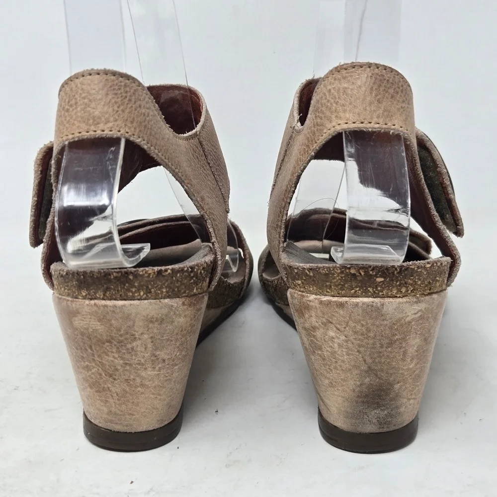 Taos Tan Leather Wedge Sandals Button‎ Accent Comfort Cork Footbed Womens 37